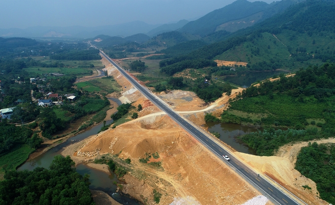 Đường 2.700 tỷ đồng nối Hà Nội - Hòa Bình trước ngày thông xe