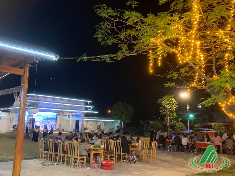 Nhà hàng và Hội trường Khách sạn ở Mộc Châu có màn hình Led siêu to khổng lồ phục vụ hội nghị, hội thảo 