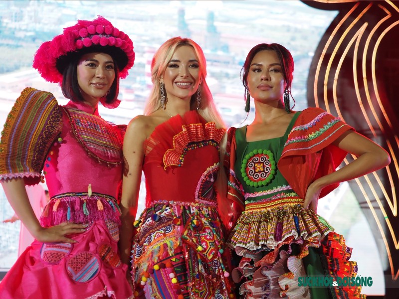 Hoa hậu Du lịch thế giới có mặt trong lễ khai mạc Festival Ninh Binh 2022 - Ảnh 4.