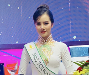 Á hậu Hương Ly thi Hoa hậu Du lịch thế giới 2022