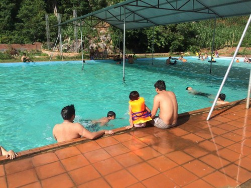 du lịch Mộc Châu: bể bơi