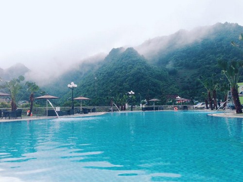 du lịch Mộc Châu: bể bơi Mường Thanh