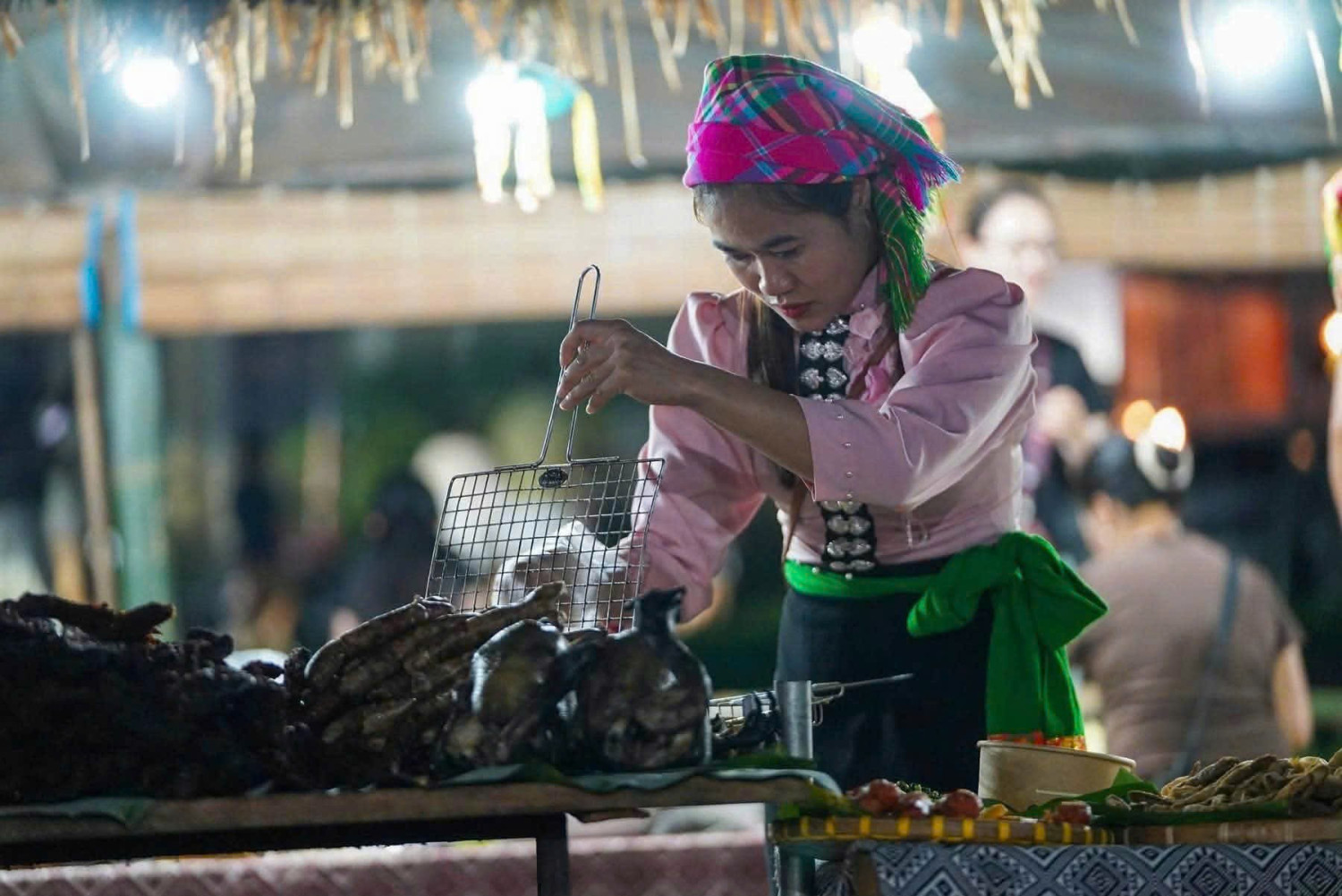món đặc sản mộc châu ở chợ đêm bản vặt
